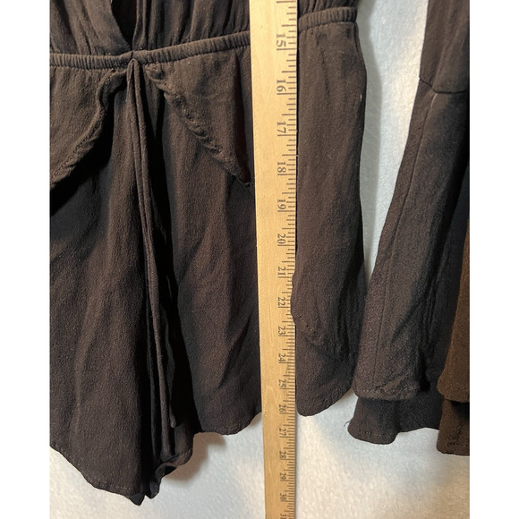 Tobi Romper Womens XS Black Wrap Long Sleeve Boho Festival Flowy Bell Sleeves - Picture 3 of 13